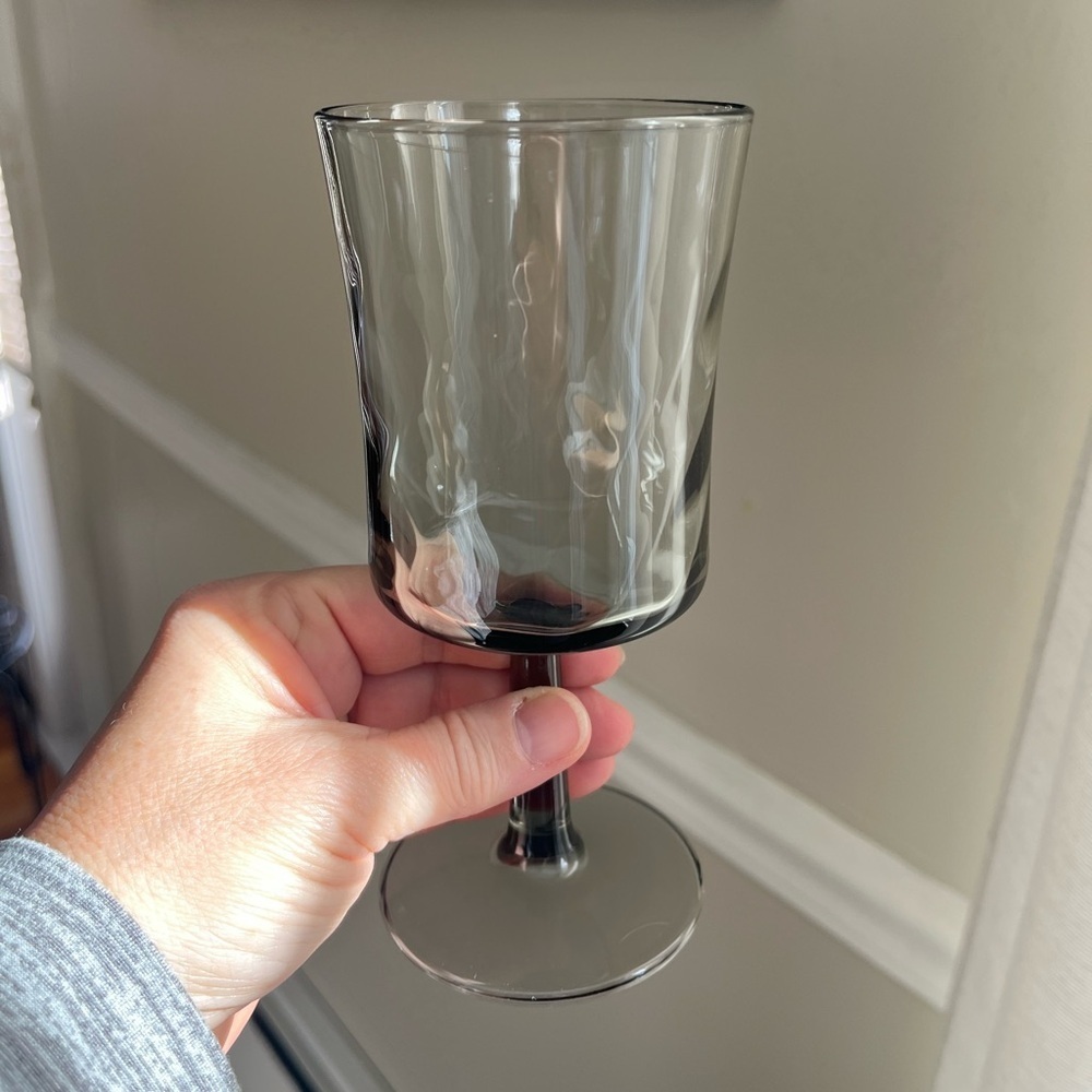 Vintage Libbey Smoke Gray Optic Swirl goblet set of 4, 8 oz. - Picture 8 of 16